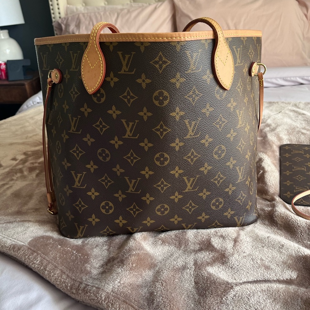 Louis Vuitton Neverfull MM Monogram
